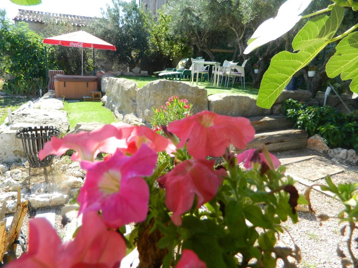 Hotel Turo De La Torre Manresa Zimmer foto